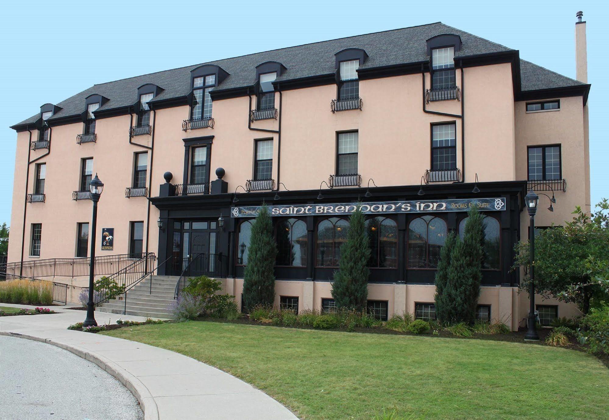 Saint Brendan'S Inn Green Bay Bagian luar foto